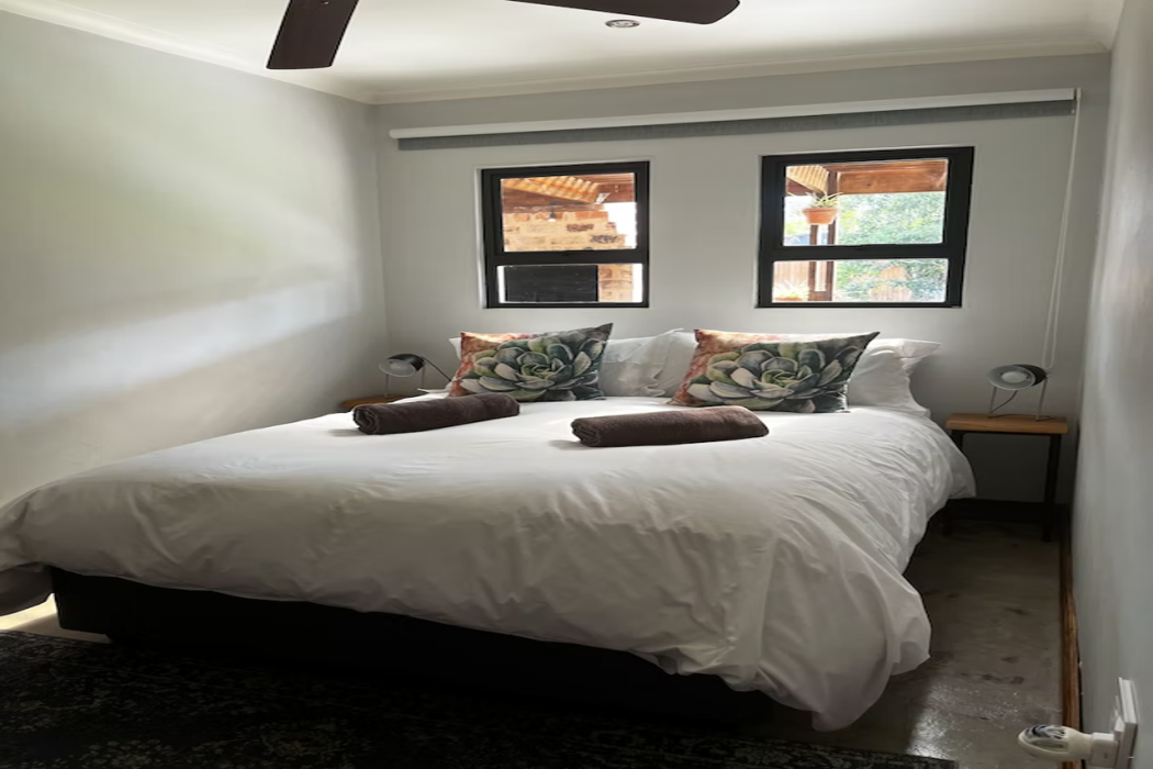 Smitten Guest Cottages 8/11