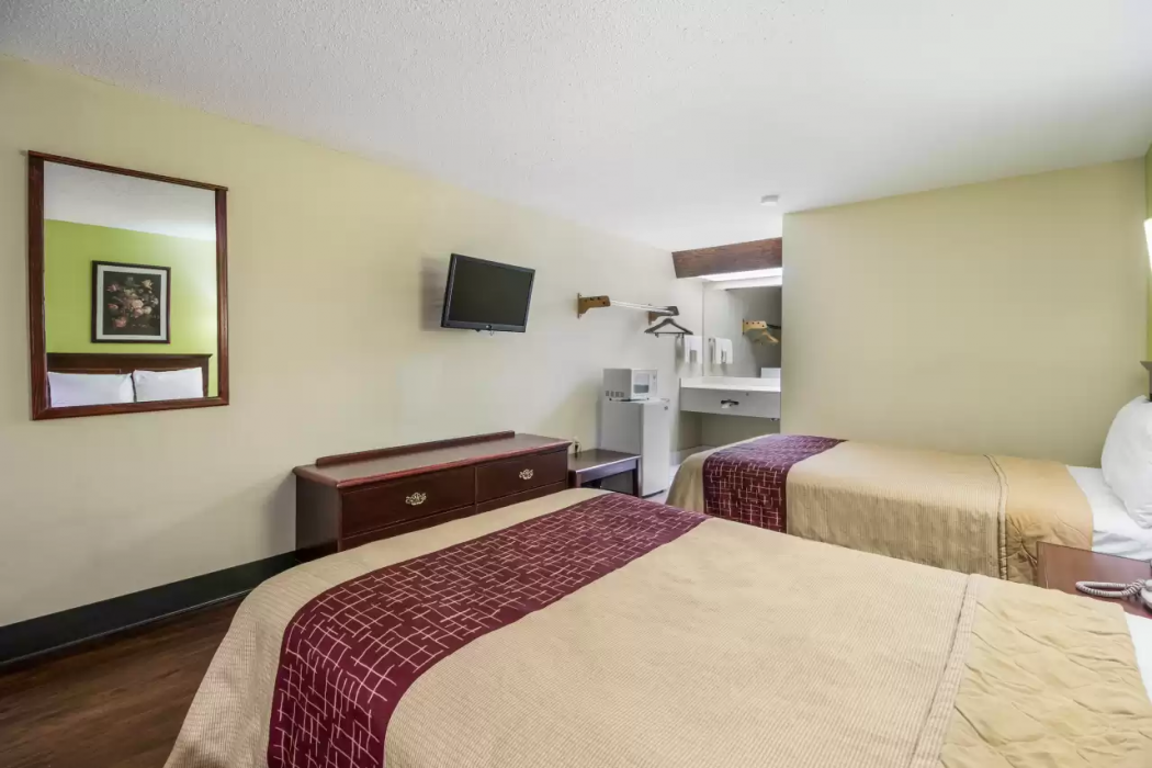 Rodeway Inn Bolivar 16/23