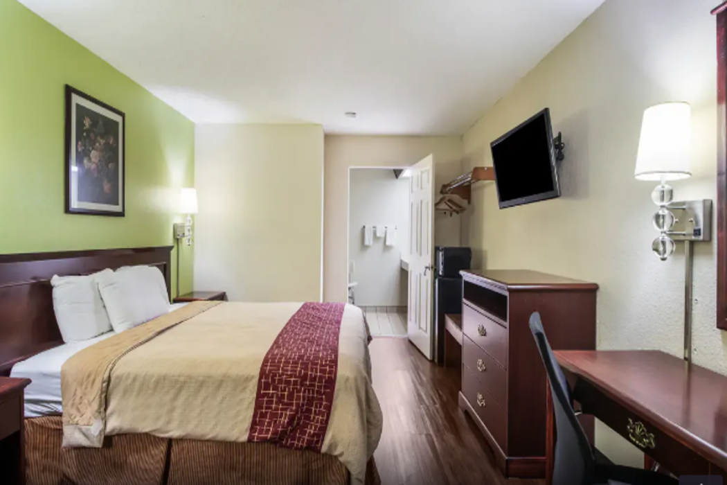 Rodeway Inn Bolivar 14/23