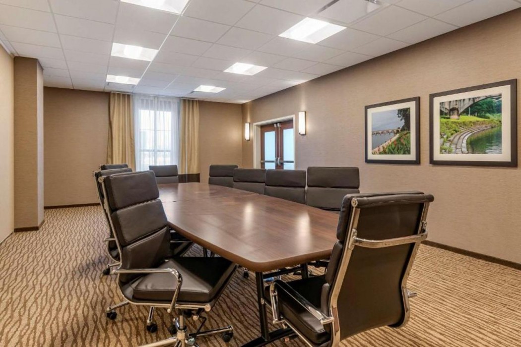 Comfort Suites Camp Hill Harrisburg West 18/29