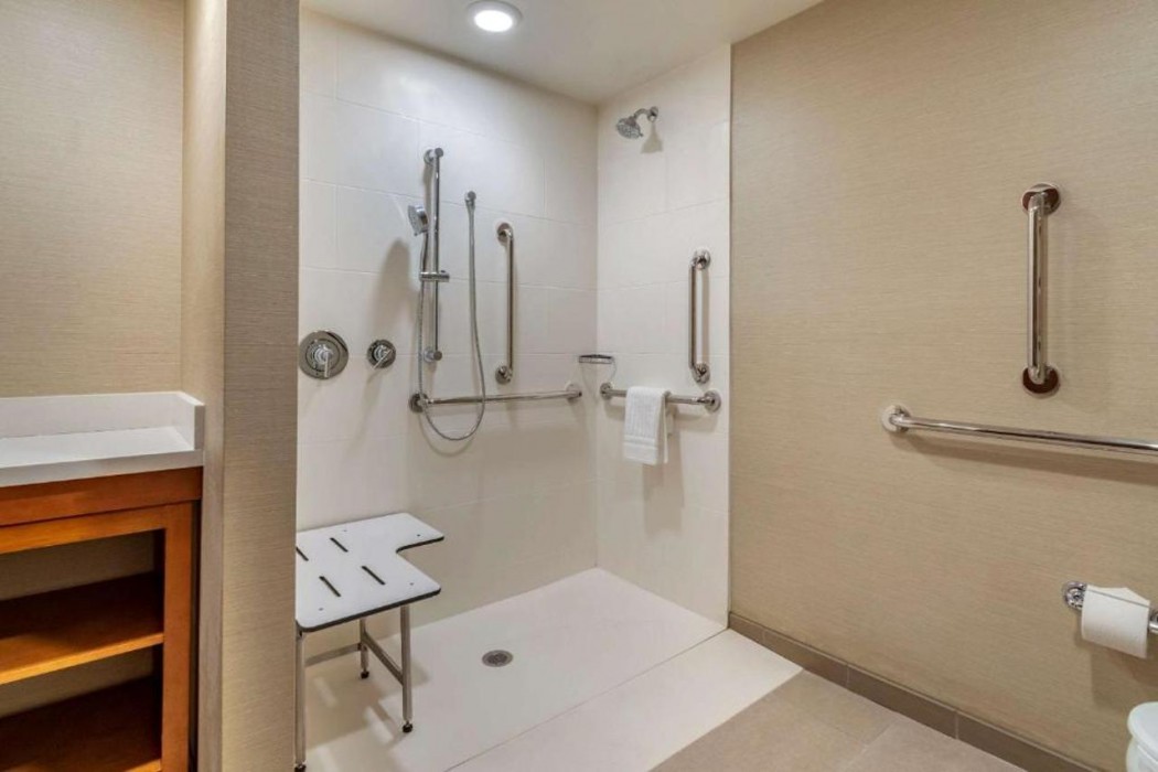Comfort Suites Camp Hill Harrisburg West 13/29