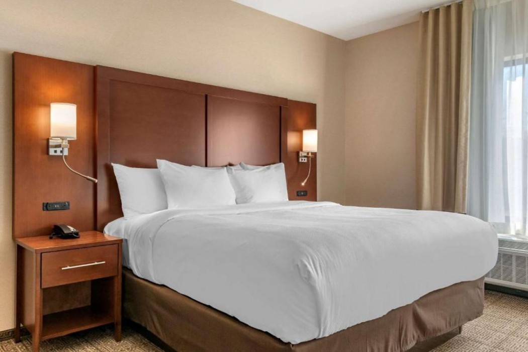 Comfort Suites Camp Hill Harrisburg West 12/29