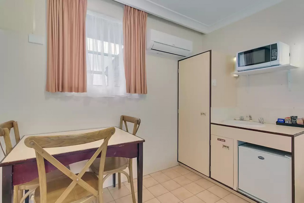 Econo Lodge Savannah Park Tamworth 11/27