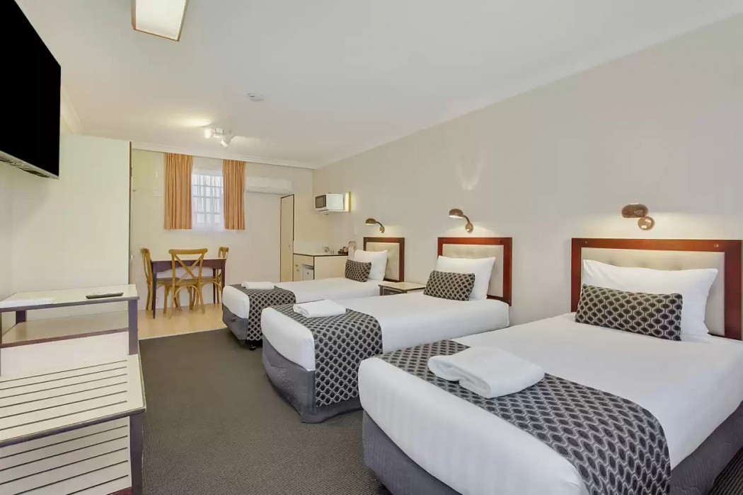 Econo Lodge Savannah Park Tamworth 4/27