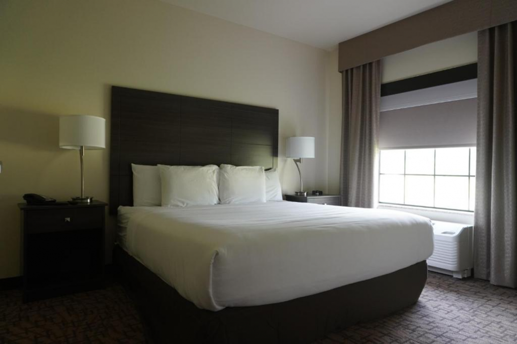 Comfort Inn & Suites Medina NY near Erie Canal 8/23