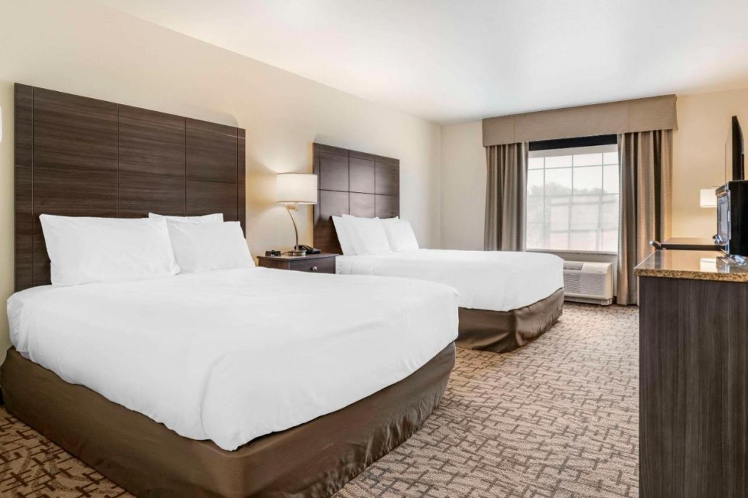 Comfort Inn & Suites Medina NY near Erie Canal 11/23