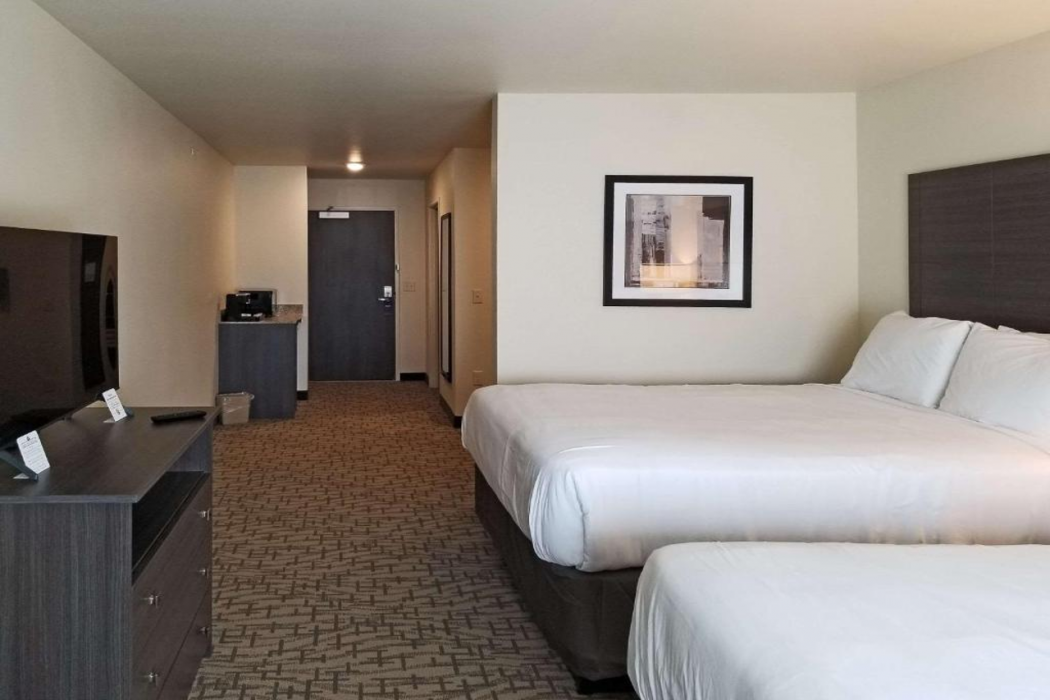 Comfort Inn & Suites Medina NY near Erie Canal 10/23