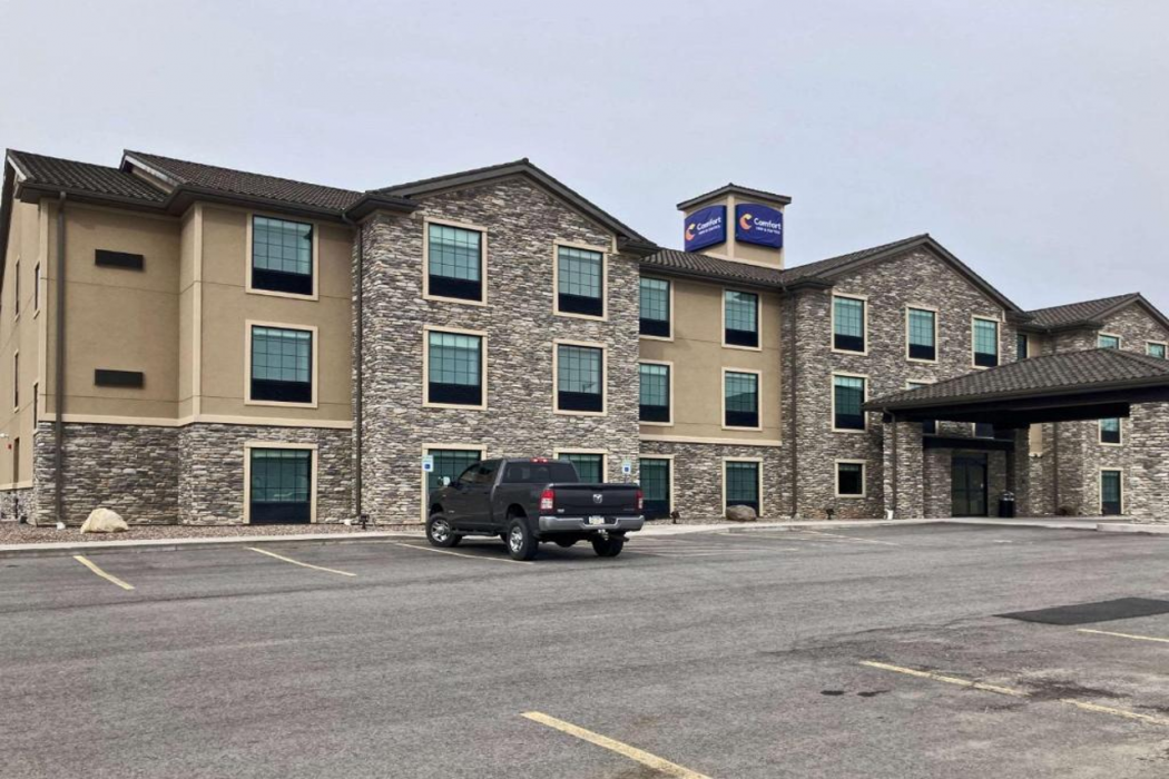 Comfort Inn & Suites Medina NY near Erie Canal 1/23
