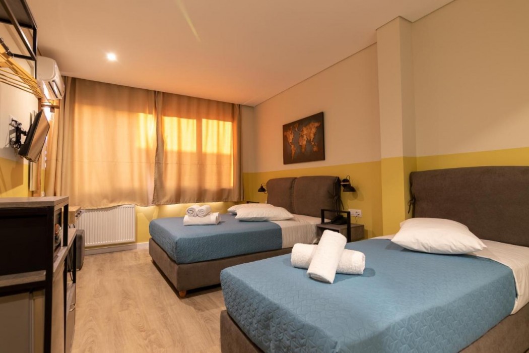 Dunlin Hotel Athens 8/48
