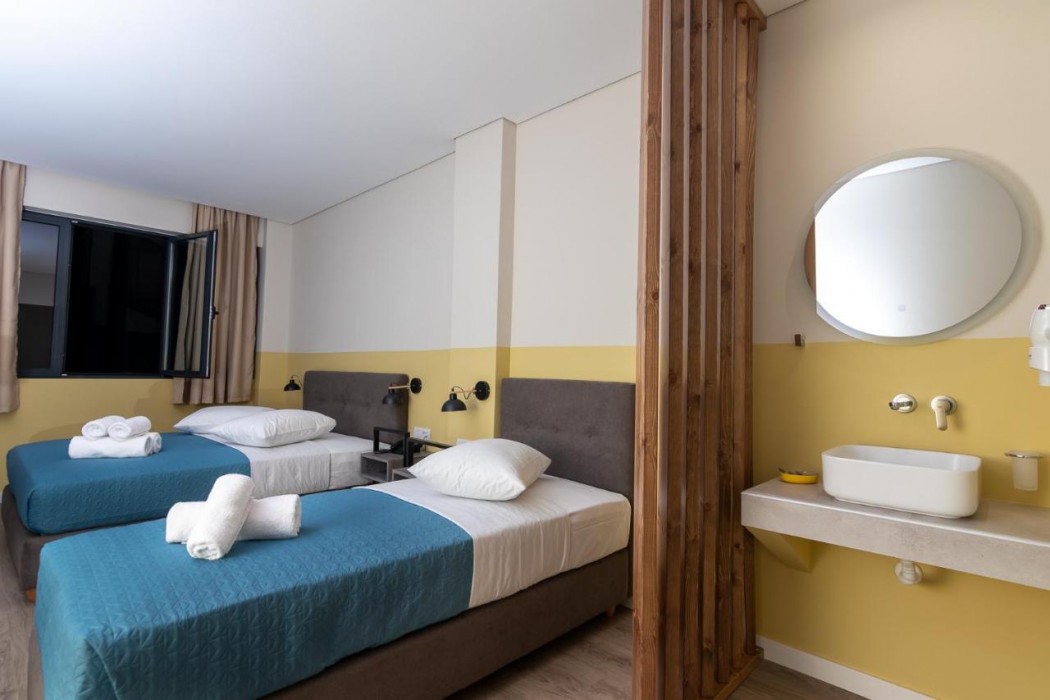 Dunlin Hotel Athens 24/48