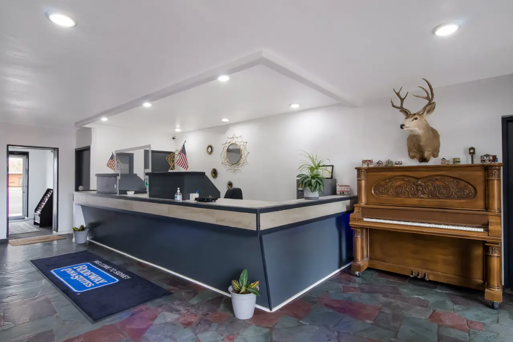 Rodeway Inn & Suites Sidney Historic Downtown I-80 6/25