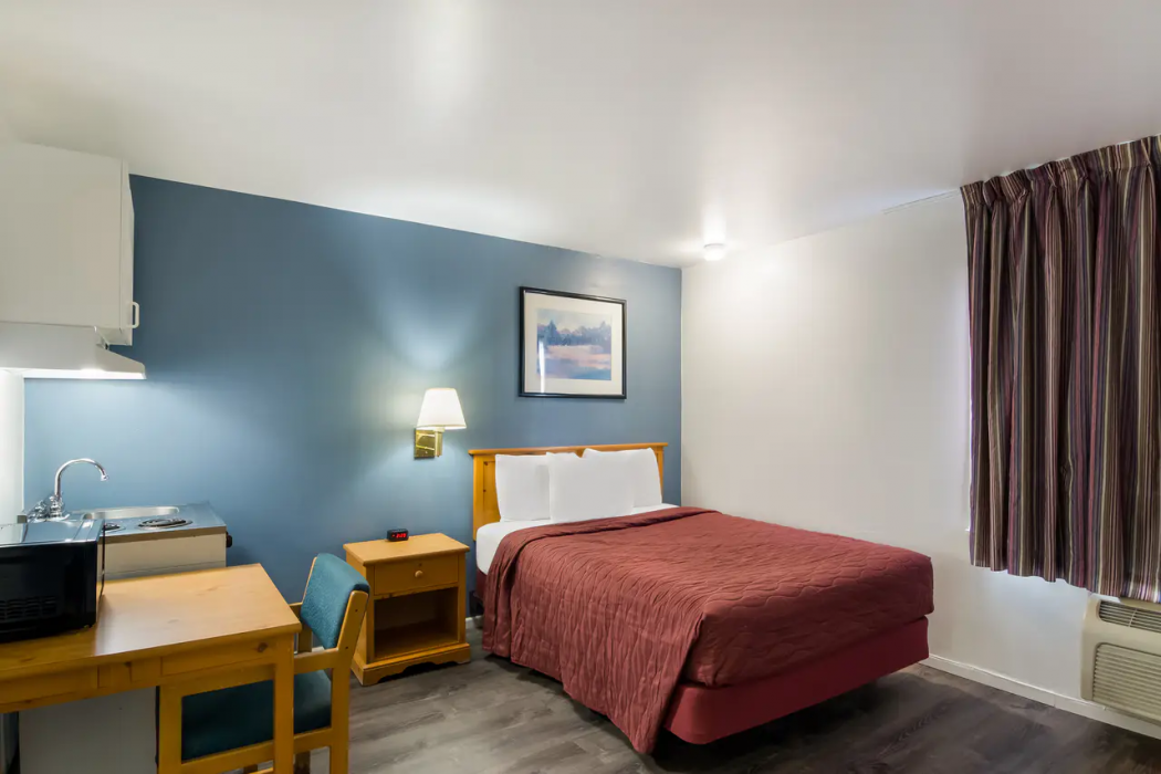 Rodeway Inn & Suites Sidney Historic Downtown I-80 11/25
