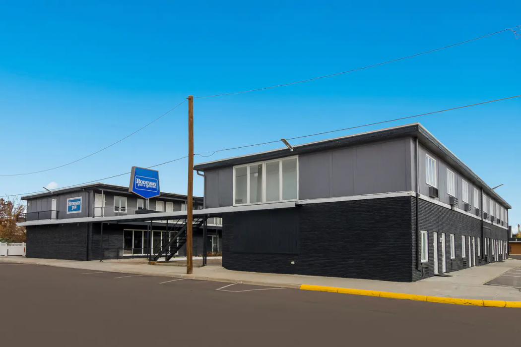 Rodeway Inn & Suites Sidney Historic Downtown I-80 3/25