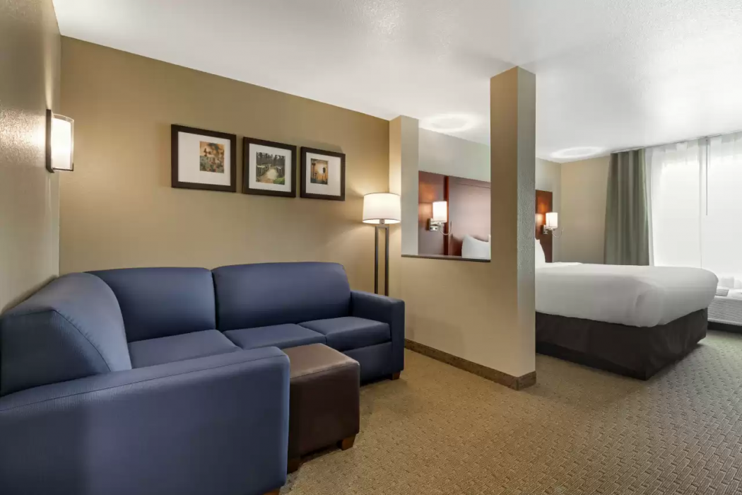 Comfort Inn & Suites Euless DFW West 12/45