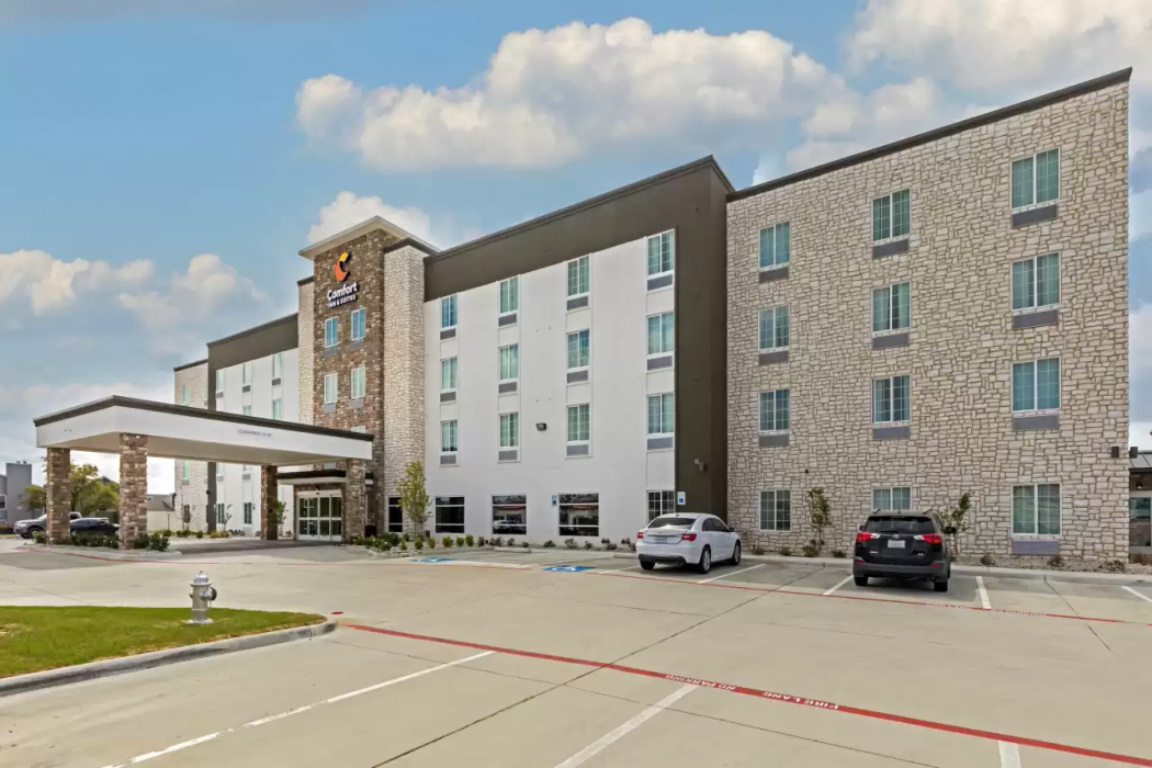 Comfort Inn & Suites Euless DFW West 2/45