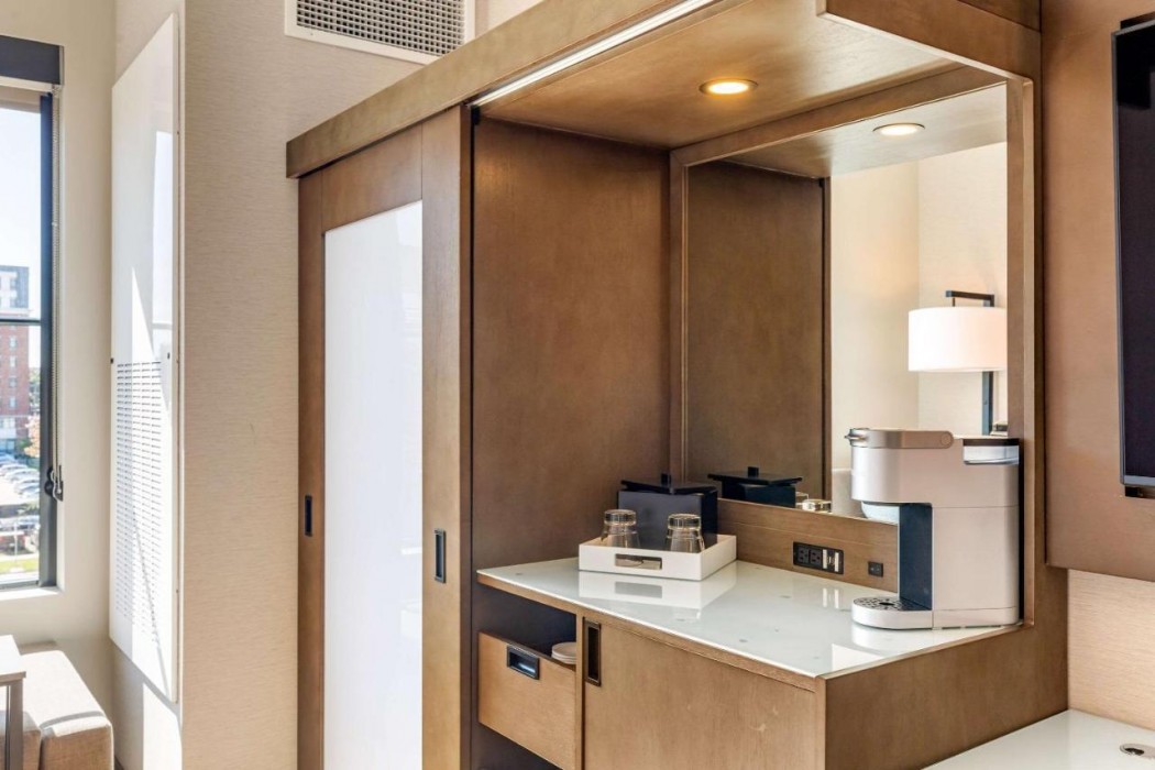 Cambria Hotel New Haven University Area 11/42