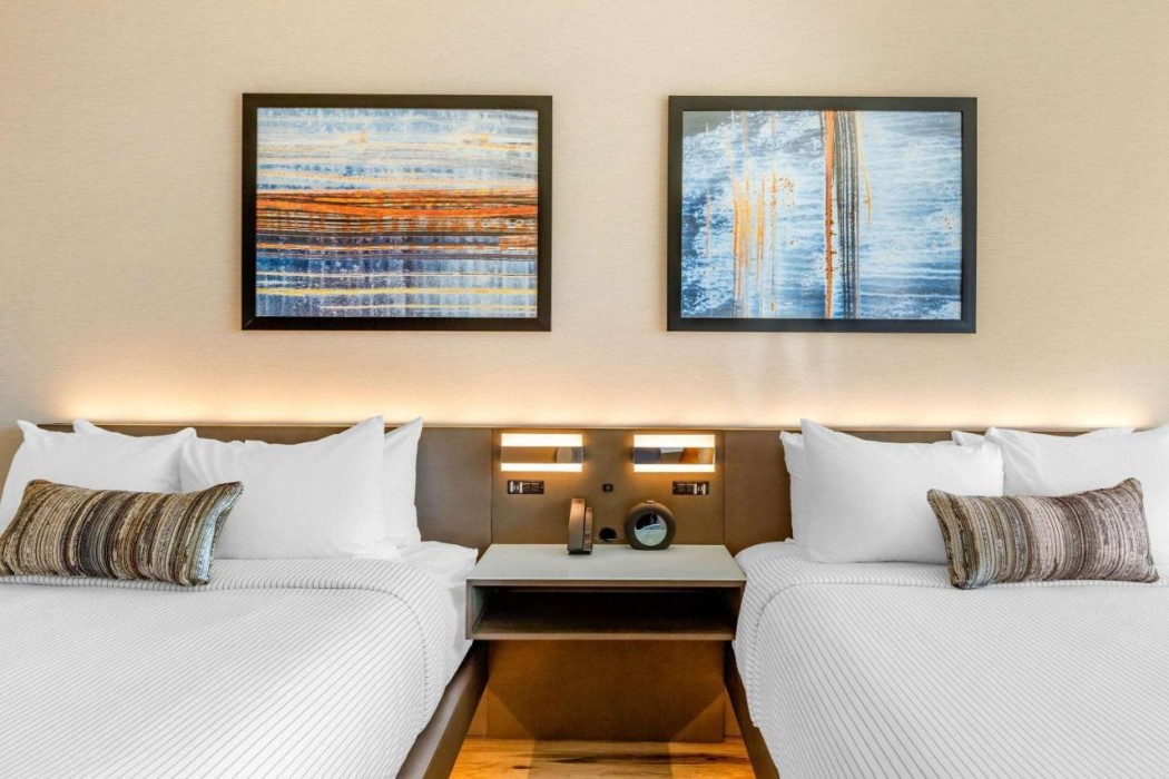 Cambria Hotel New Haven University Area 16/42