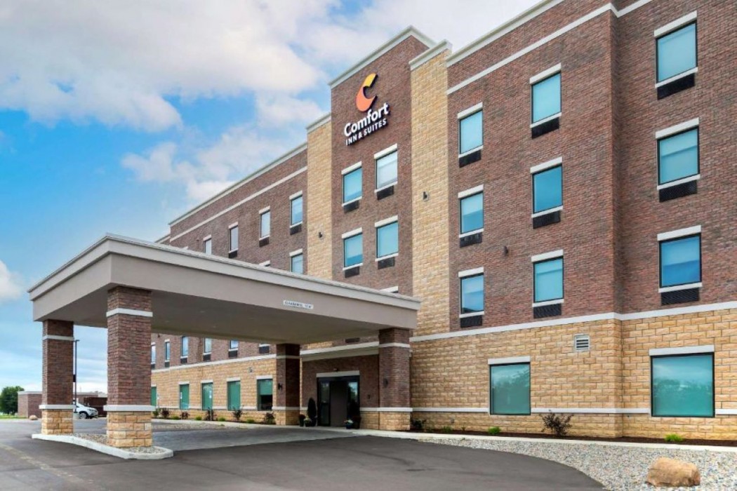 Comfort Inn & Suites Adrian 1/28