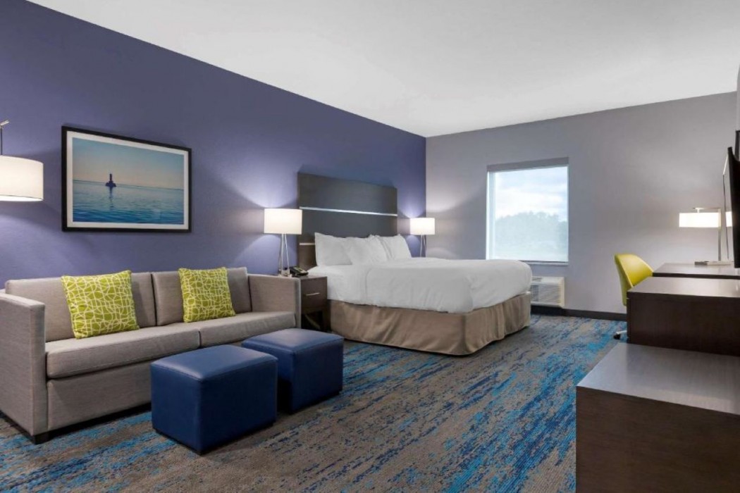 Comfort Inn & Suites Adrian 10/28