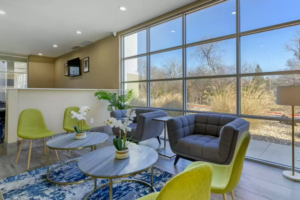 Quality Inn & Suites Elgin 10/37