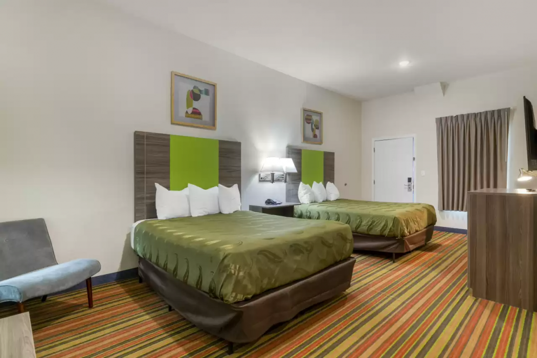 Quality Inn & Suites Elgin 19/37