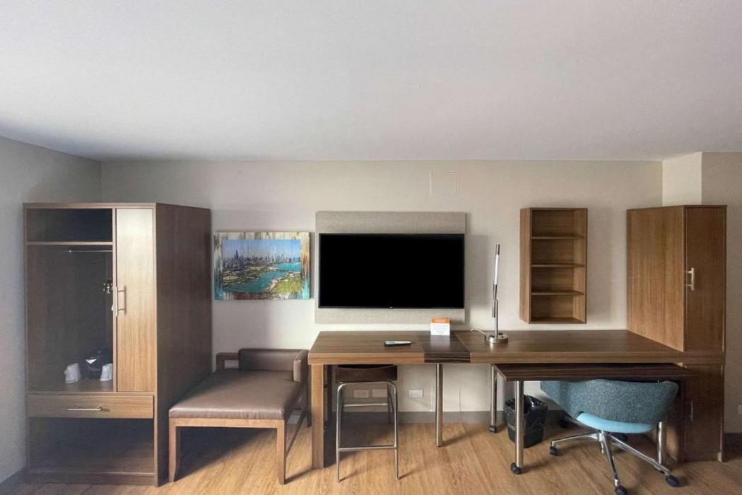 MainStay Suites Oakbrook Terrace - Chicago 14/24