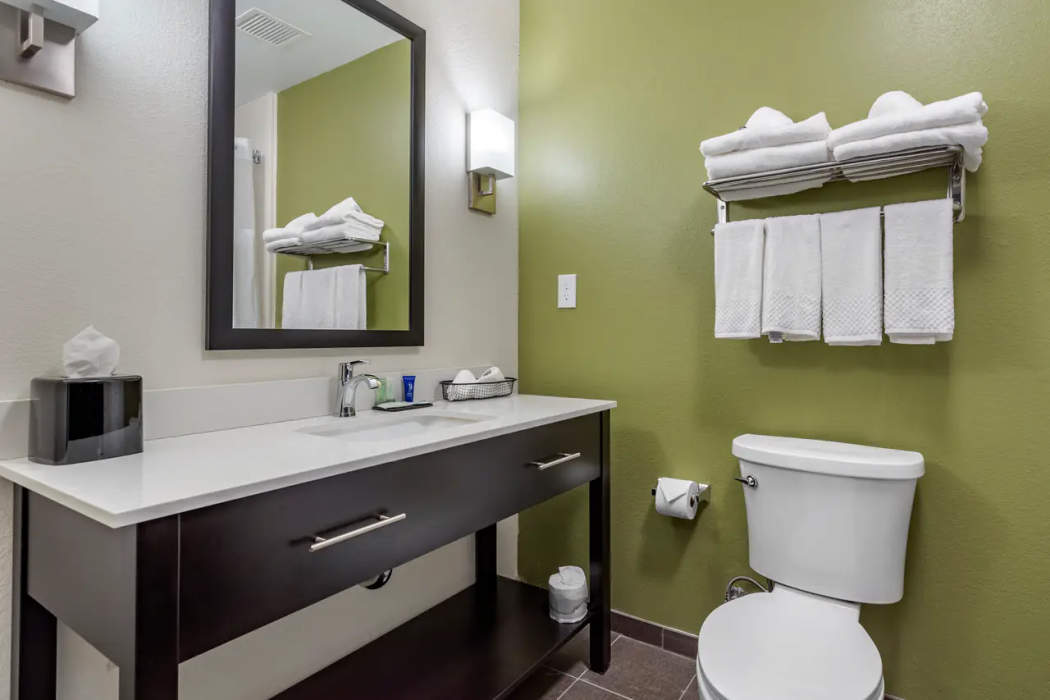 Sleep Inn & Suites Crosby TX 17/26