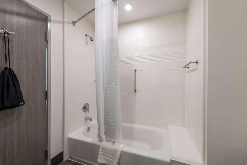 Comfort Suites Colorado Springs East - Medical Center Area 22/31