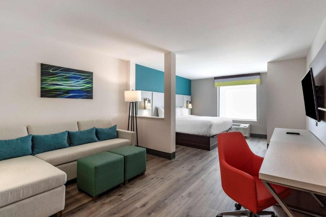 Comfort Suites Colorado Springs East - Medical Center Area 26/31