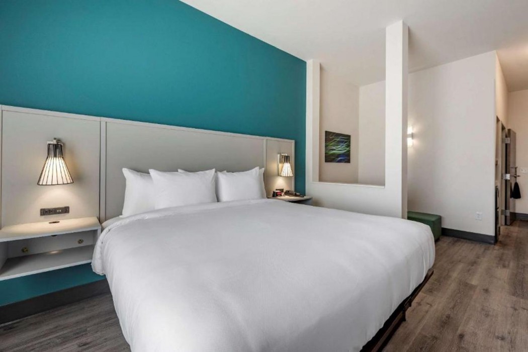 Comfort Suites Colorado Springs East - Medical Center Area 24/31