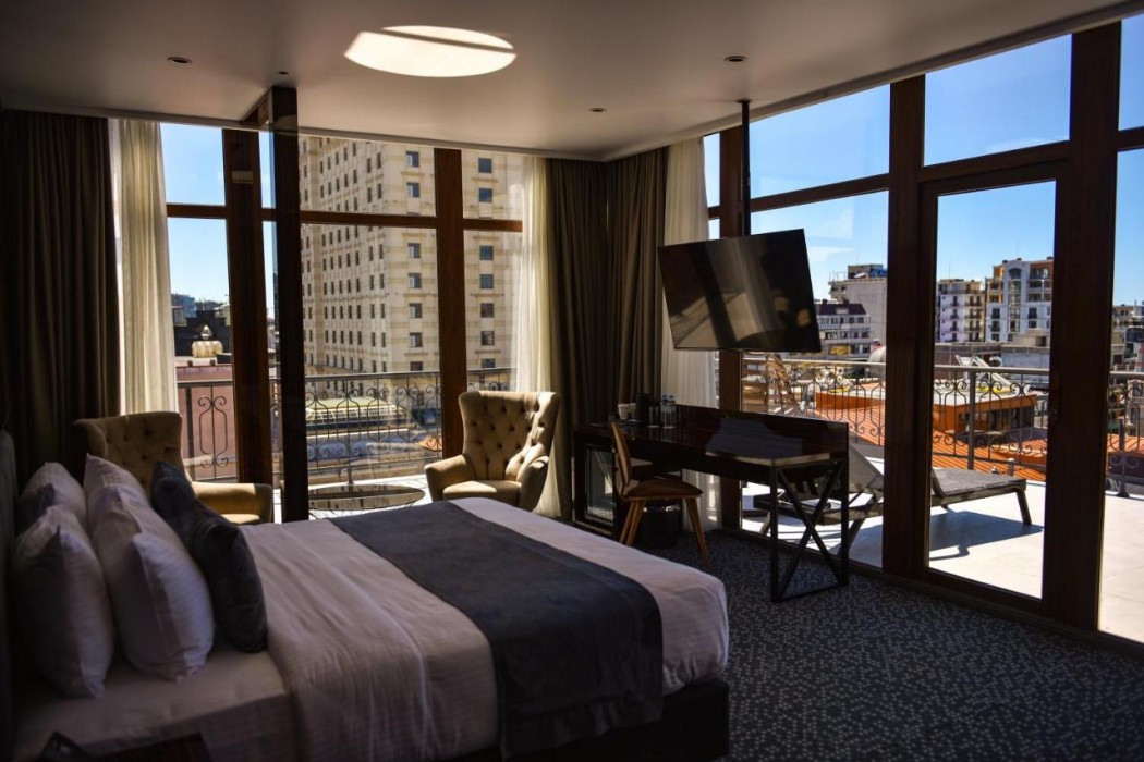 Hotel Monarch 13/65
