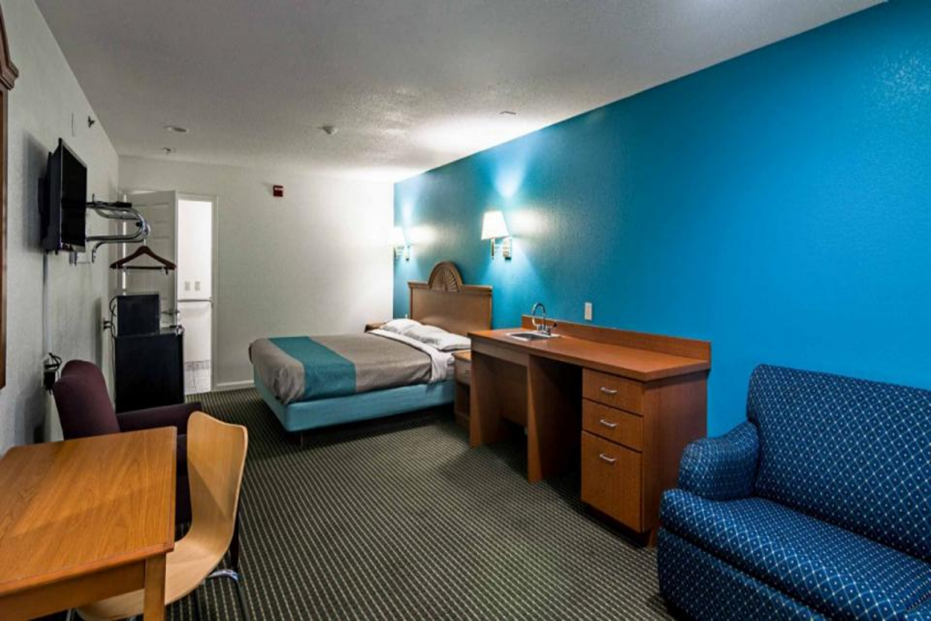 Motel6 Azle, TX 8/38