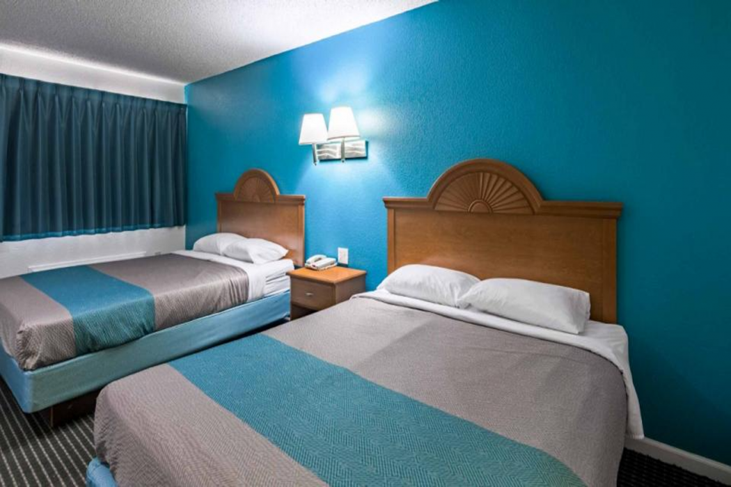 Motel6 Azle, TX 12/38
