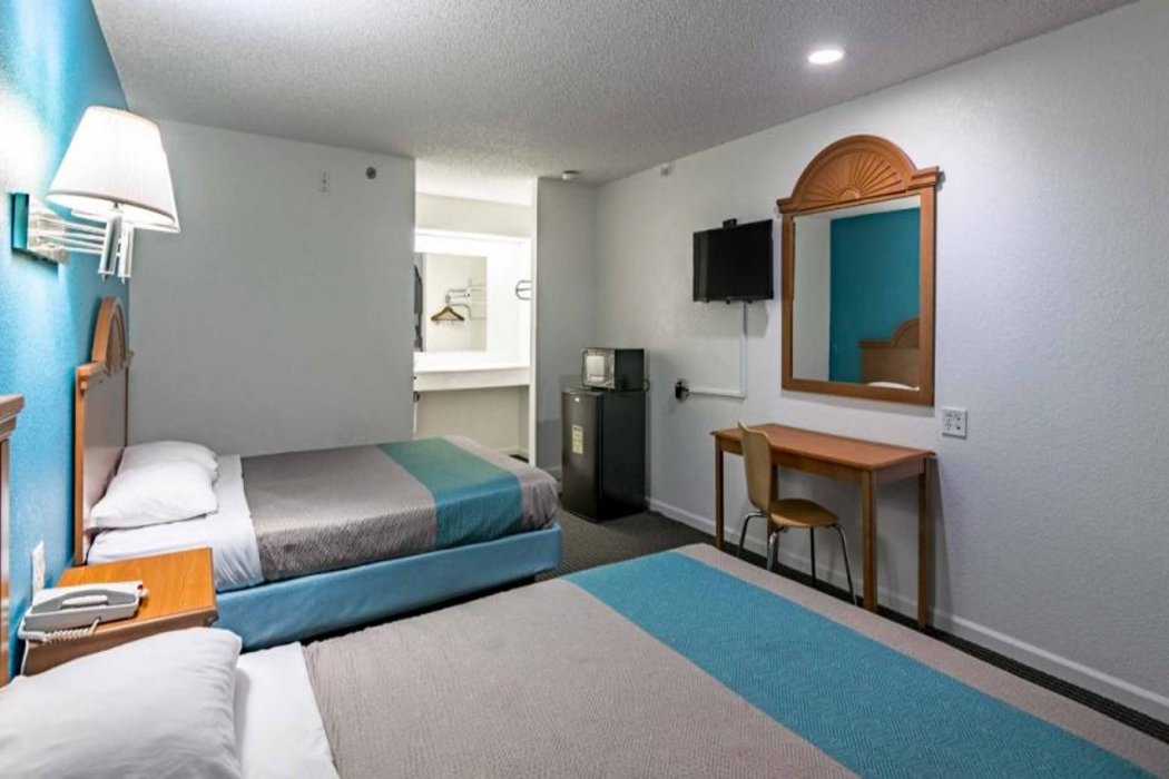 Motel6 Azle, TX 10/38