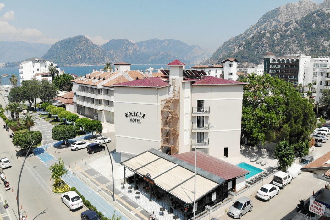 Emilia Hotel 8/88