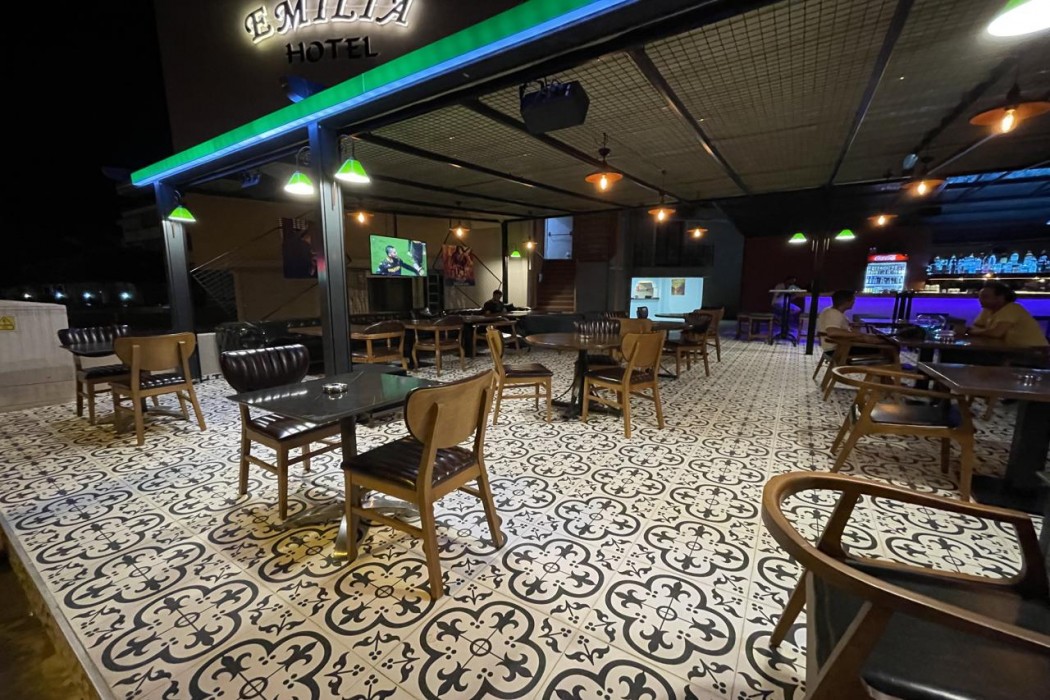 Emilia Hotel 42/88