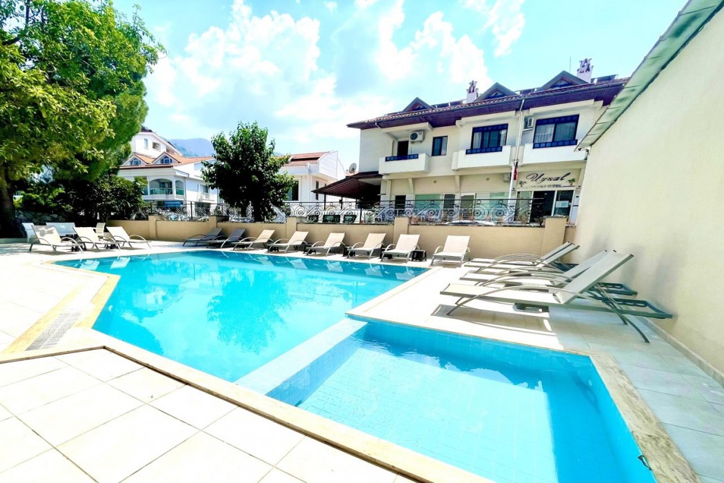 Emilia Hotel 63/88