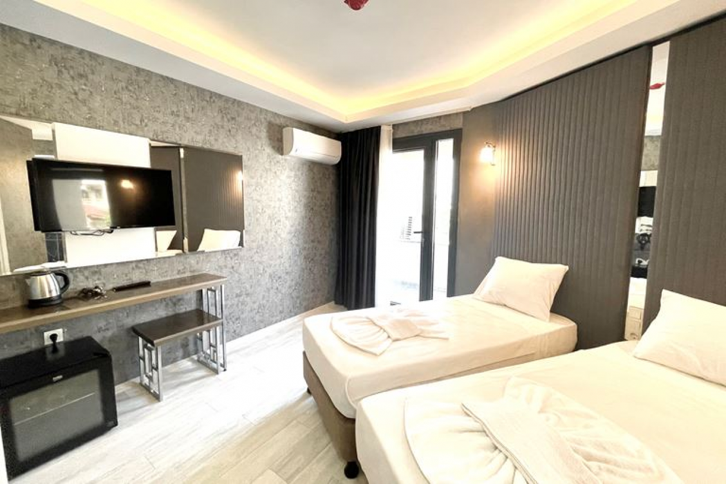 Emilia Hotel 20/88