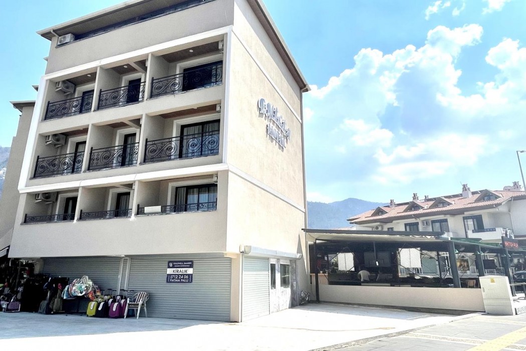 Emilia Hotel 4/88