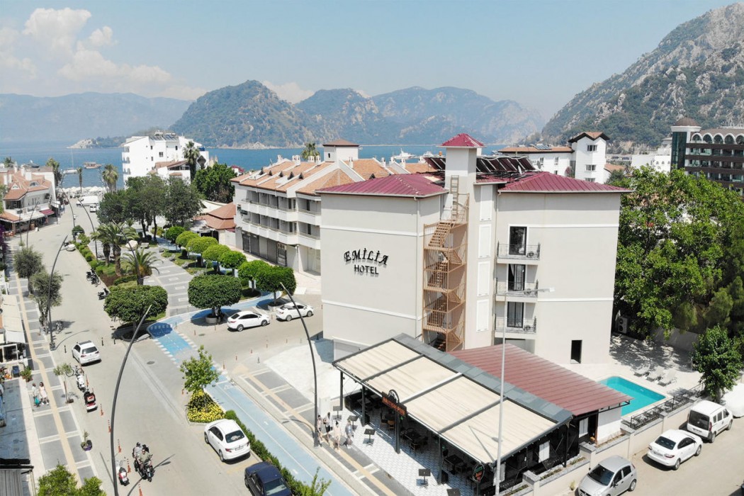 Emilia Hotel 9/88