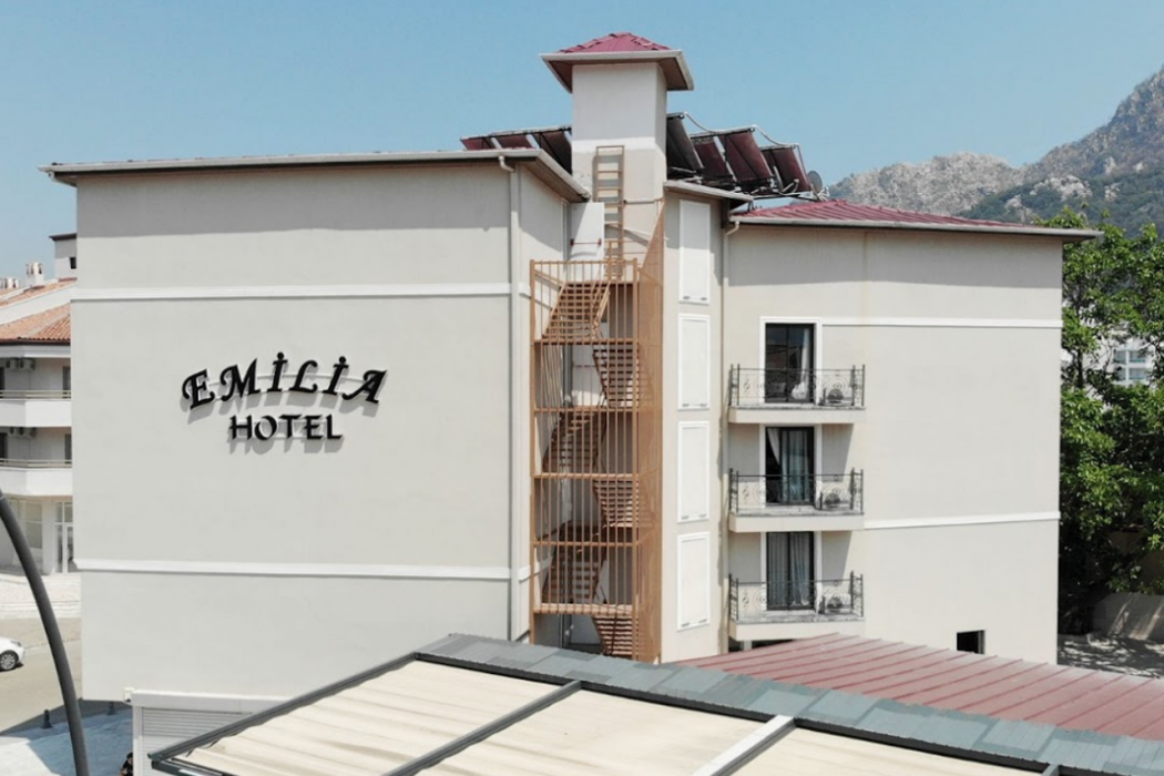 Emilia Hotel 2/88