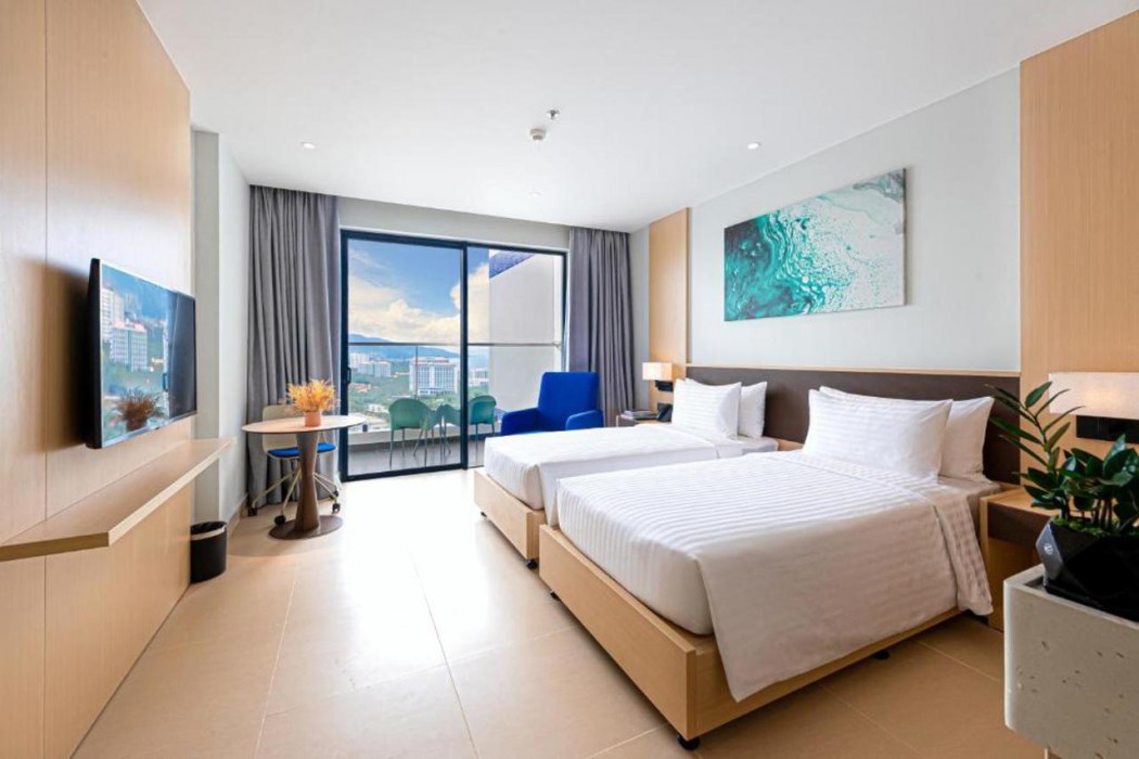 The Empyrean Cam Ranh Beach Resort 11/57