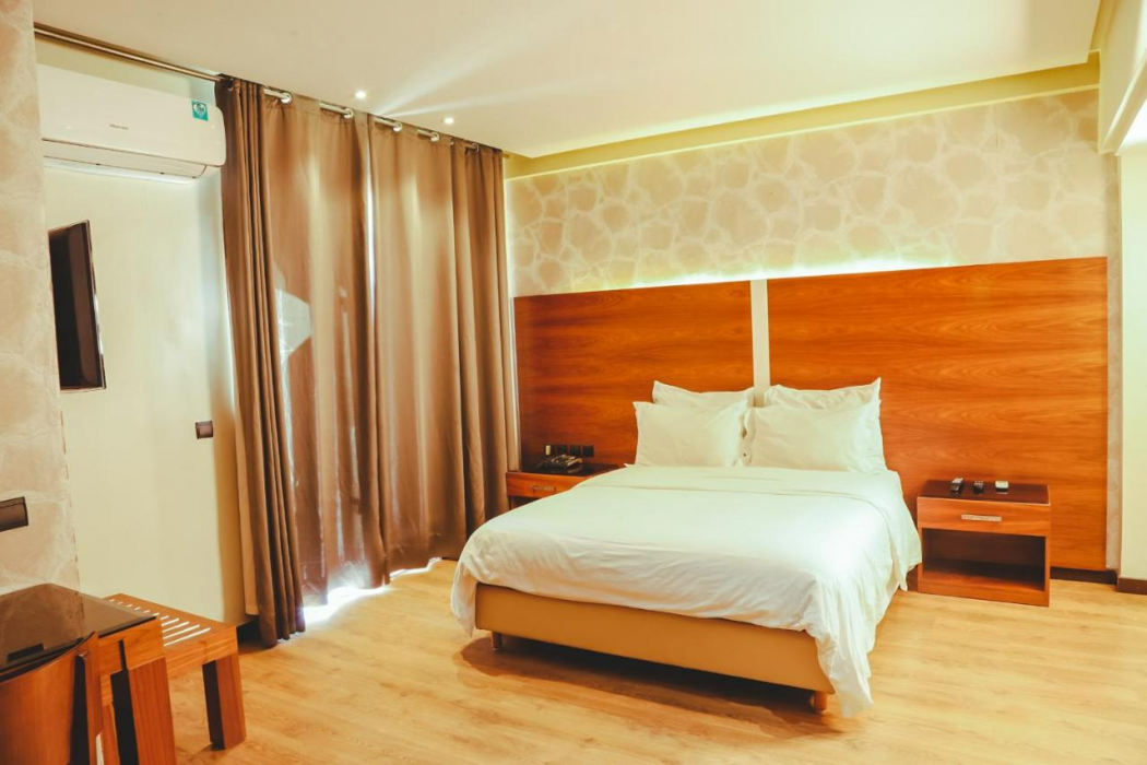 HOTEL PERCE NEIGE 7/22