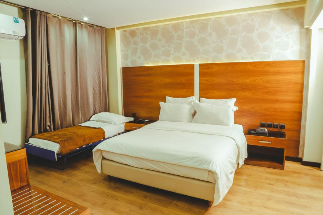 HOTEL PERCE NEIGE 8/22
