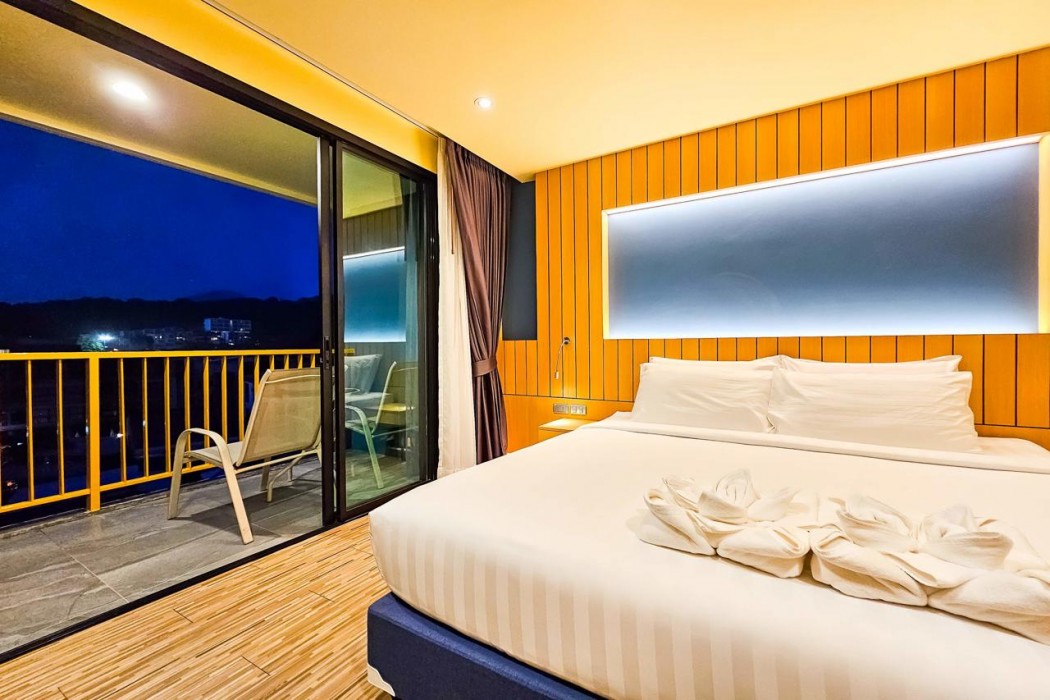 Dome Kata Resort 21/76