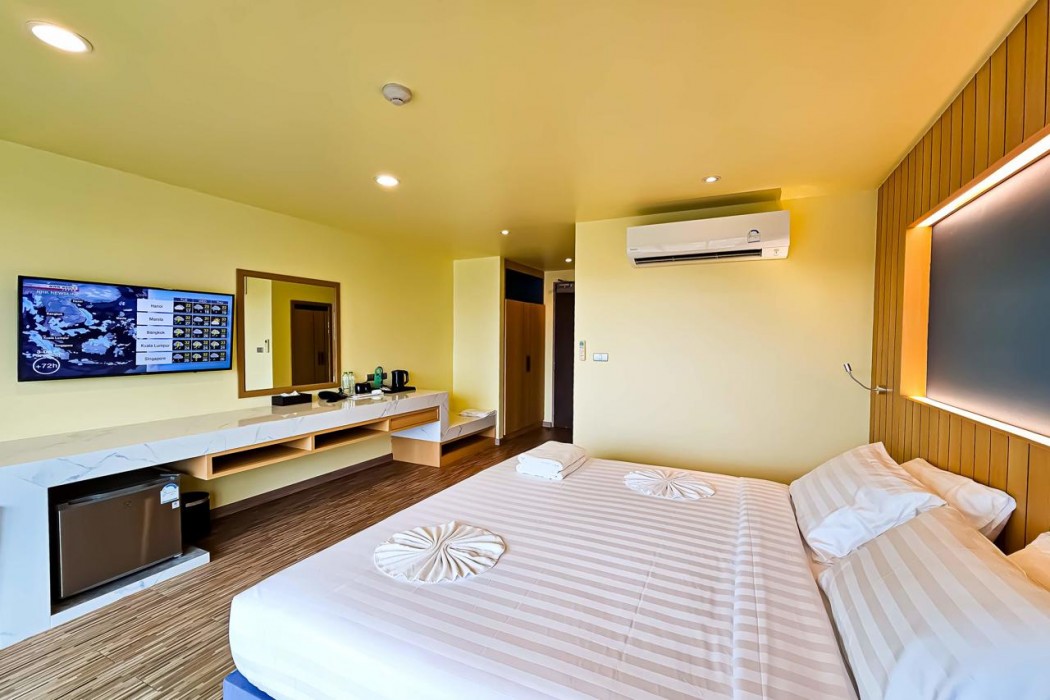 Dome Kata Resort 33/76