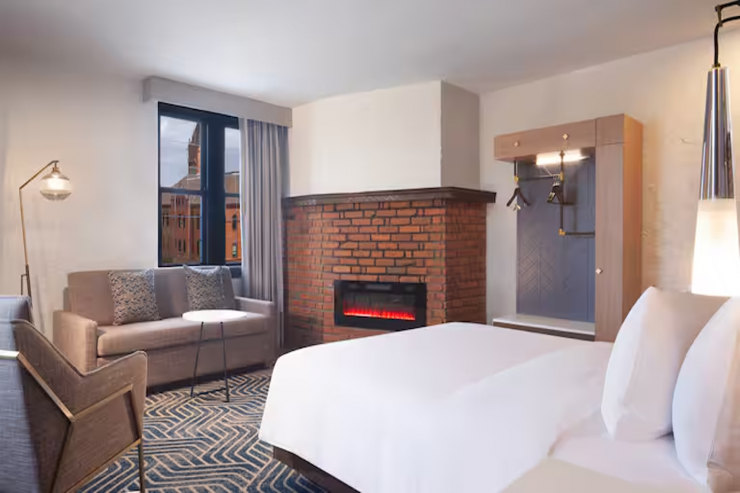 Hotel Royer Urbana Champaign, Tapestry Collection by Hilton 11/38