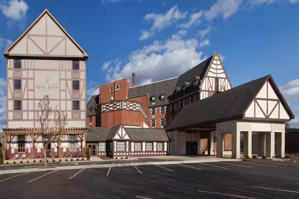 Hotel Royer Urbana Champaign, Tapestry Collection by Hilton 1/38