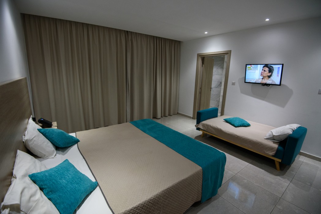 Milea Hotel 32/83