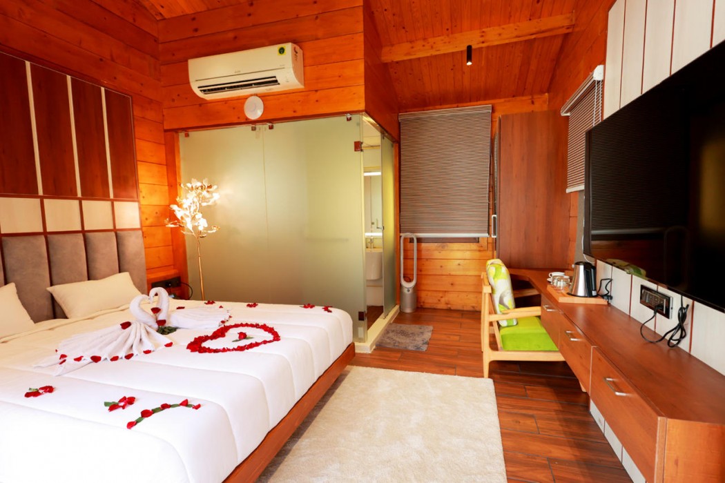 Wooden ECR Sea Resort 8/59